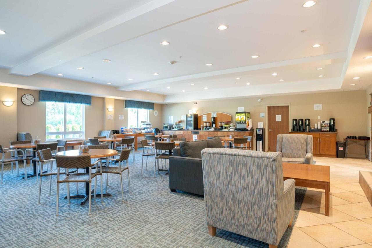 Sandman Hotel And Suites Сквоміш Екстер'єр фото