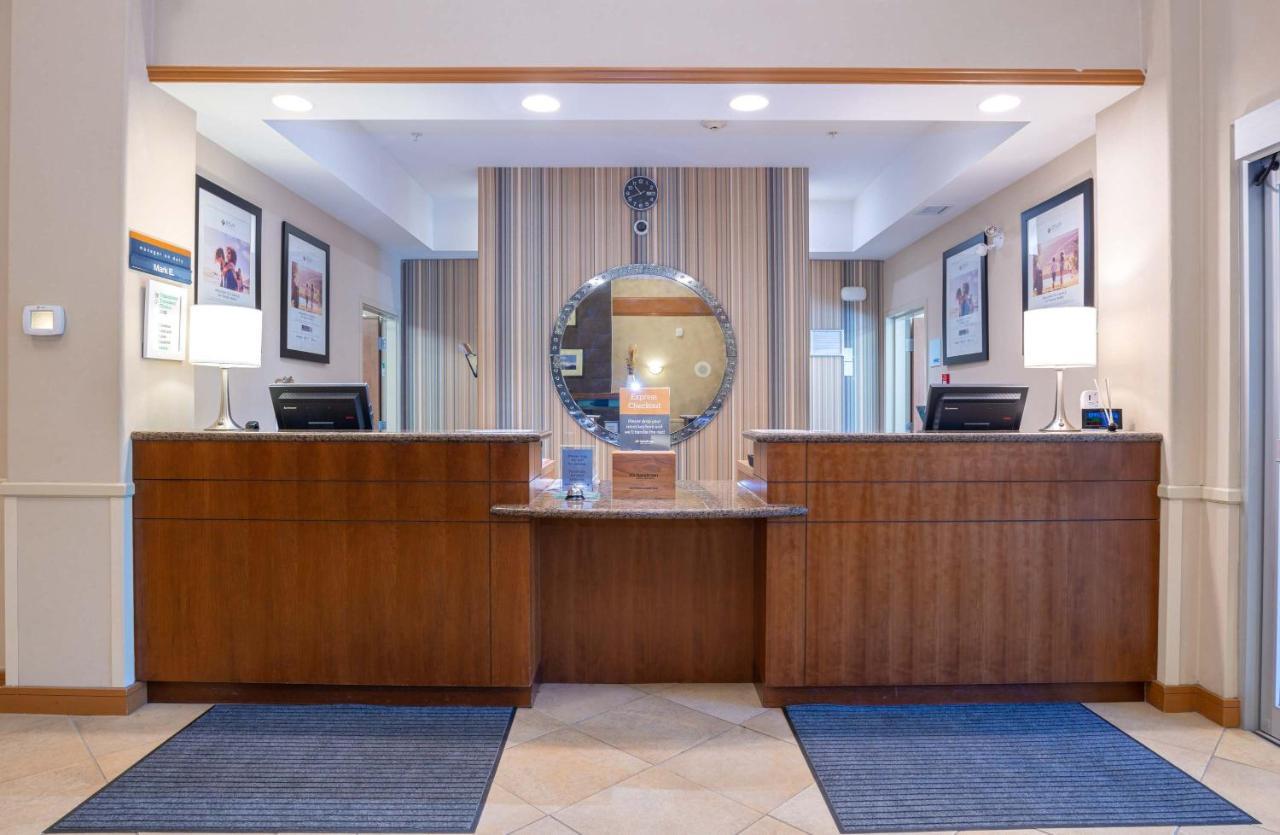 Sandman Hotel And Suites Сквоміш Екстер'єр фото