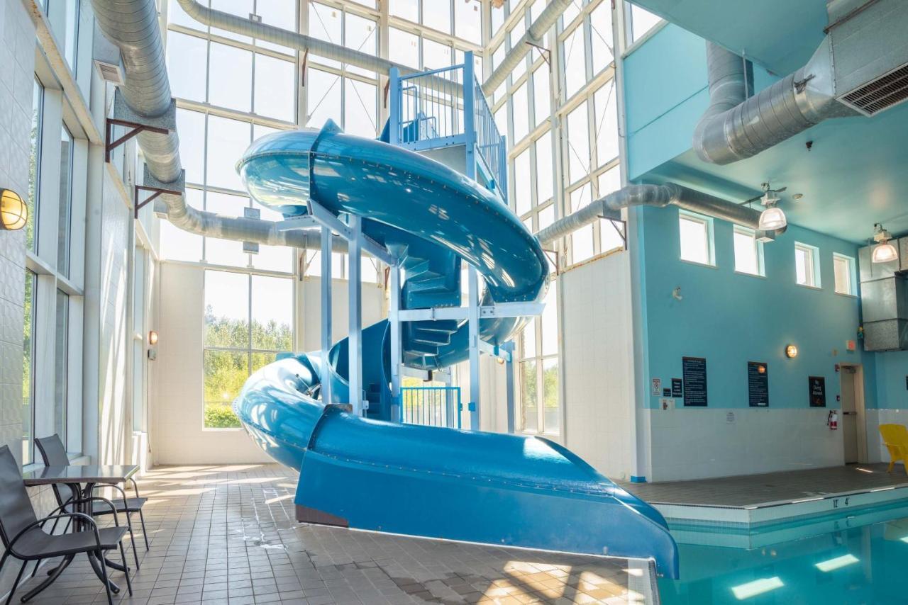 Sandman Hotel And Suites Сквоміш Екстер'єр фото